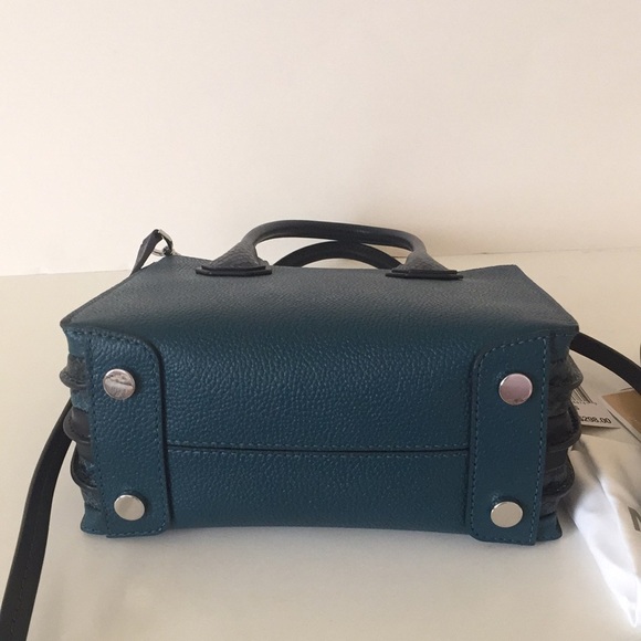 🌟HP🌟MICHAEL KORS “Mercer” Leather Crossbody bag - Picture 5 of 6